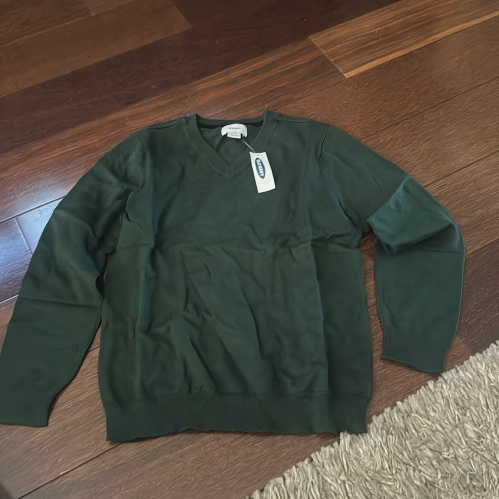 Old navy v-neck sweater size 8 nwt
